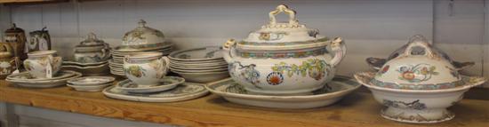 Mid 19C Staffordshire part dinner service (31-pce)